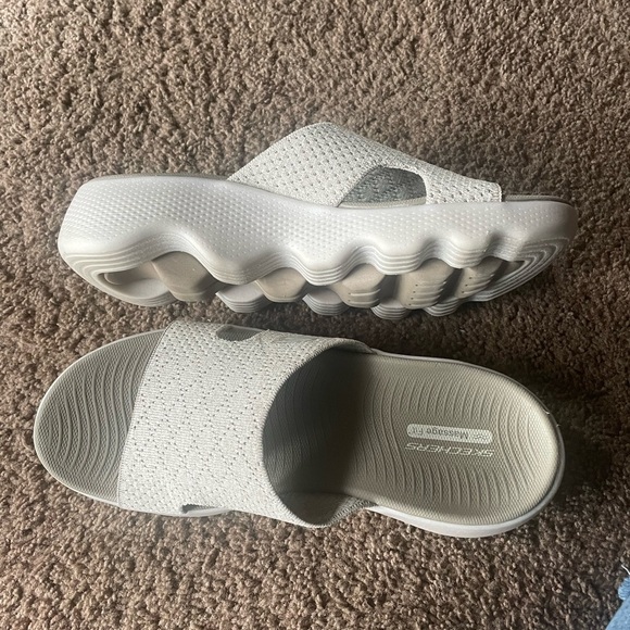 Skechers Sandal - Picture 5 of 9